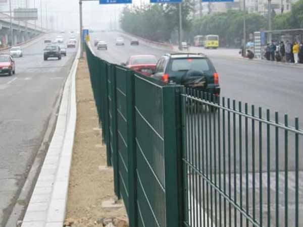 公路護欄網 - 安平縣全昊金屬絲網制品有限公司圖片2